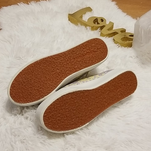 RELISTED IN CLOSET!!!!!!! - Picture 14 of 14